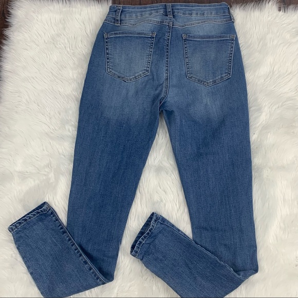 Sincerely Jules Distressed Light Wash Jeans Size 3 / 26 - Picture 2 of 5